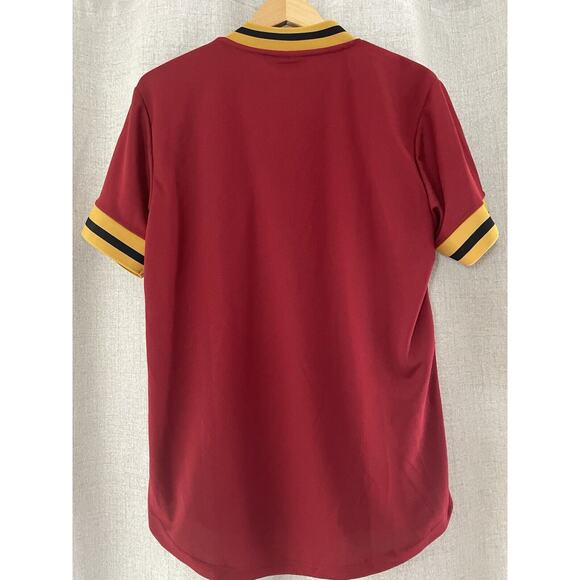 NEW Gryffindor Quidditch Shirt Mens Small Red Harry Potter Hogwarts Jersey - Picture 8 of 9